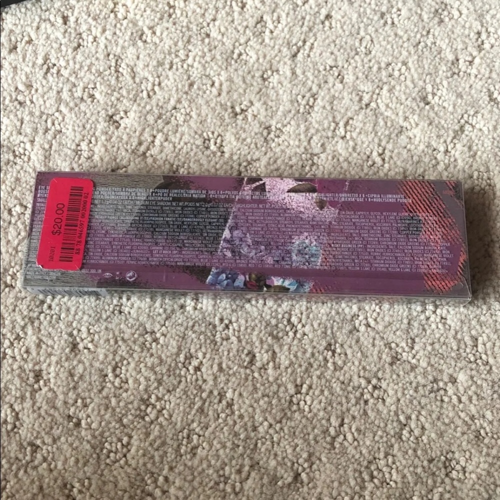 MAC Risk Taker Palette - Picture 4 of 4